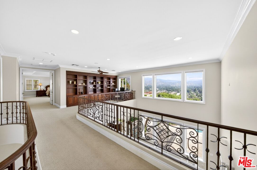 Summit Ridge photo 42