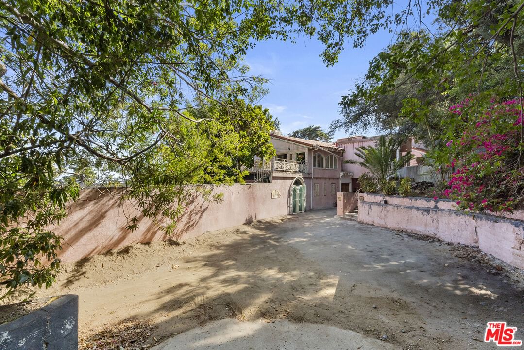 Sierra Bonita photo 11