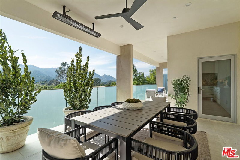 25638 Monte Nido Dr