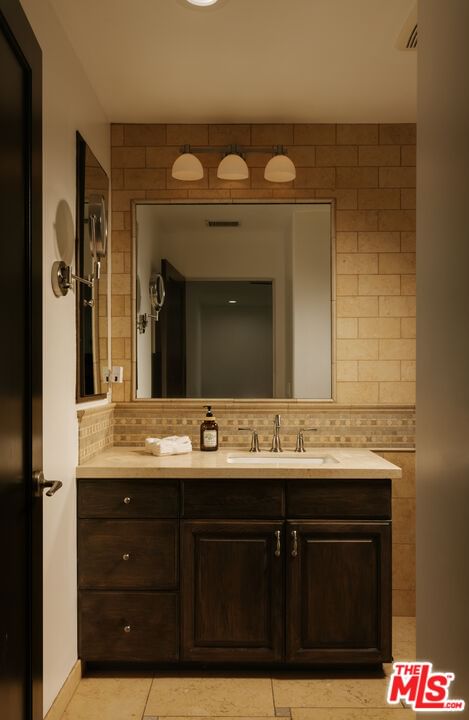 32nd photo 25