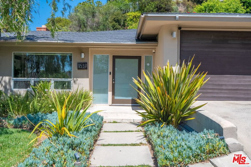 9537 Dalegrove Dr