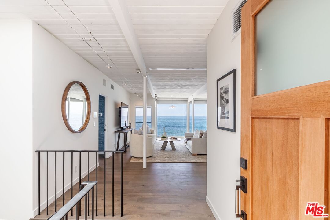 Malibu photo 10