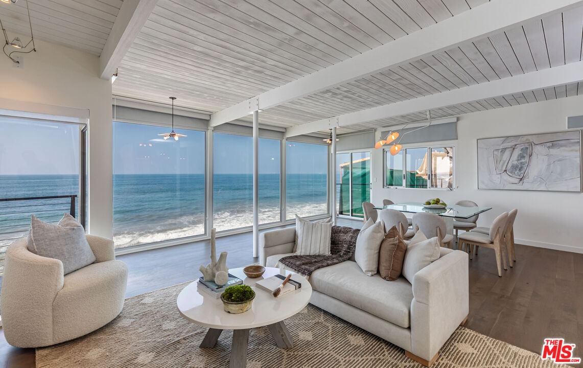 Malibu photo 11