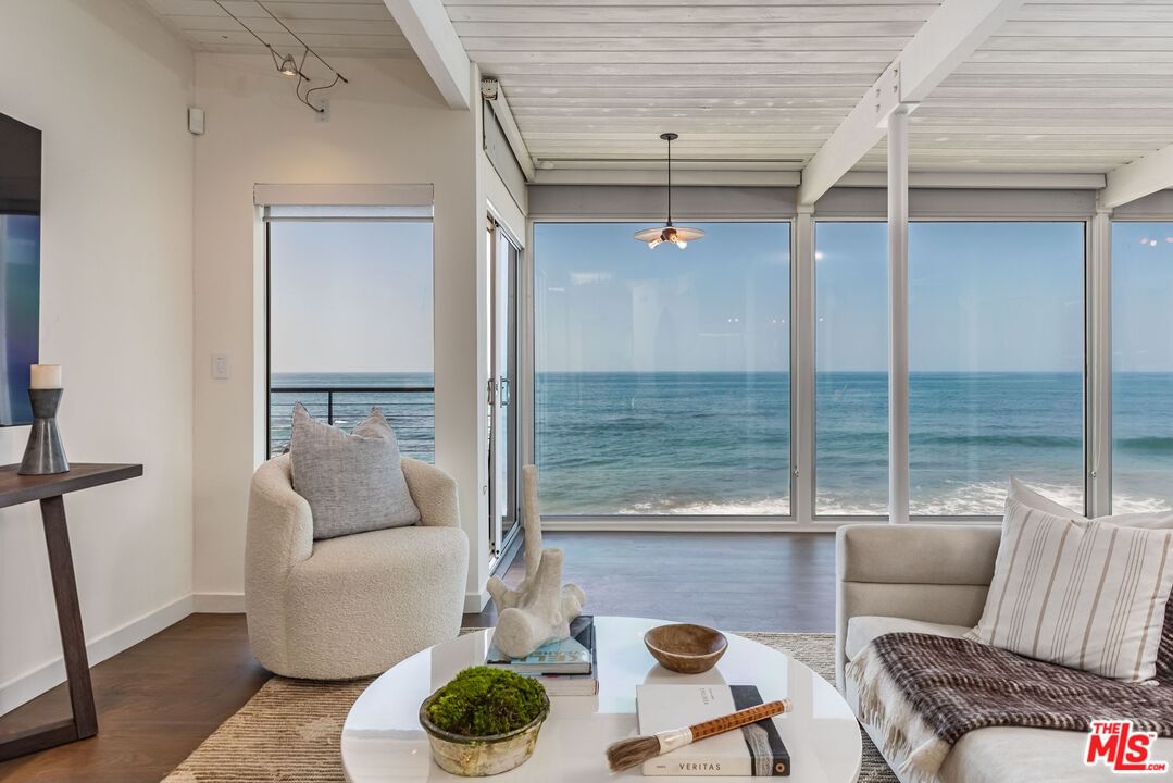 Malibu photo 13