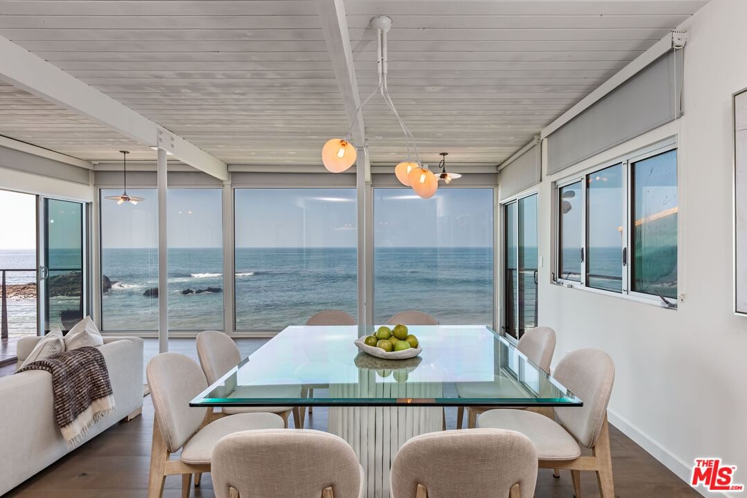 Malibu photo 16