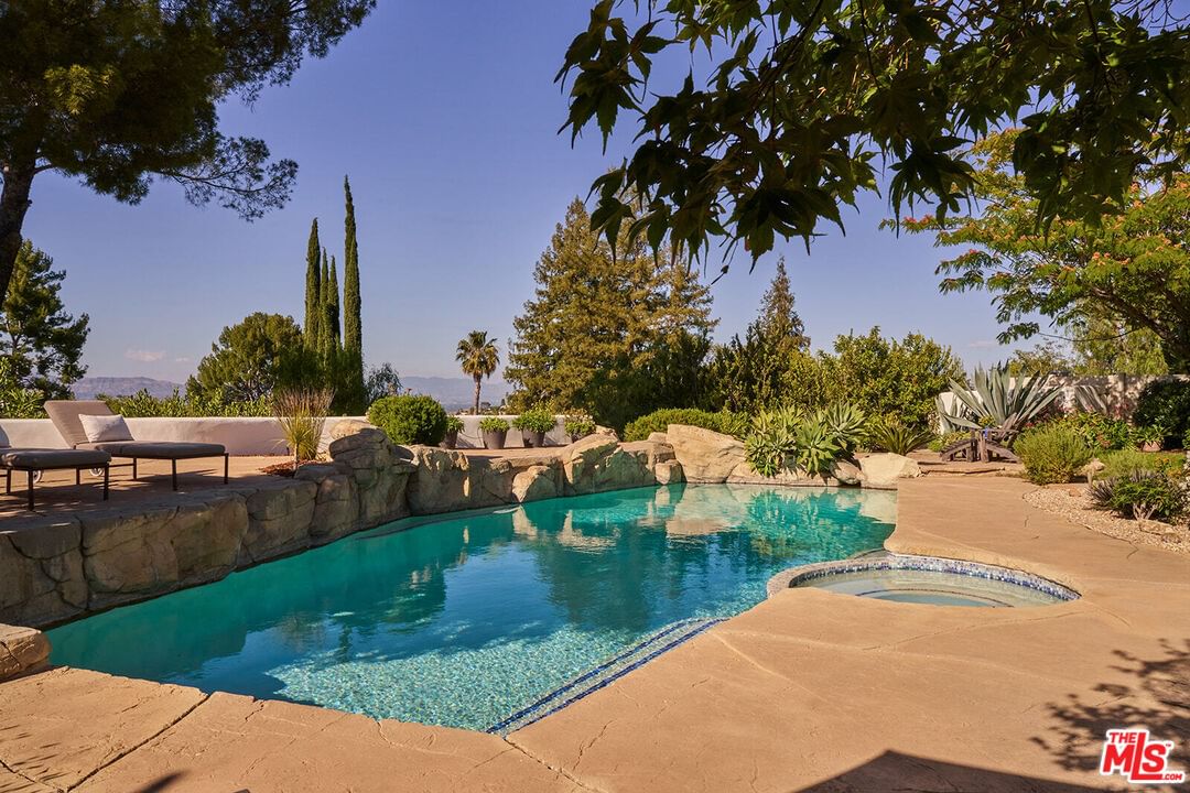 Woodland Crest photo 35