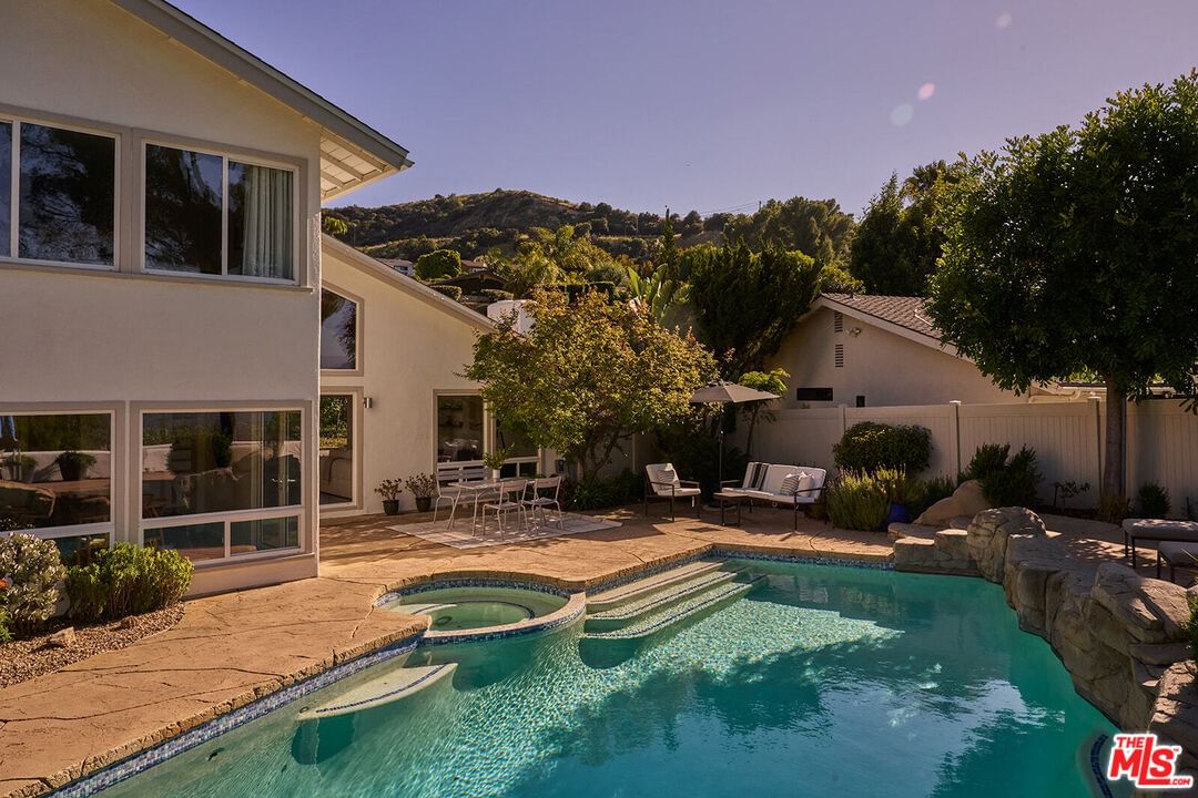 Woodland Crest photo 37