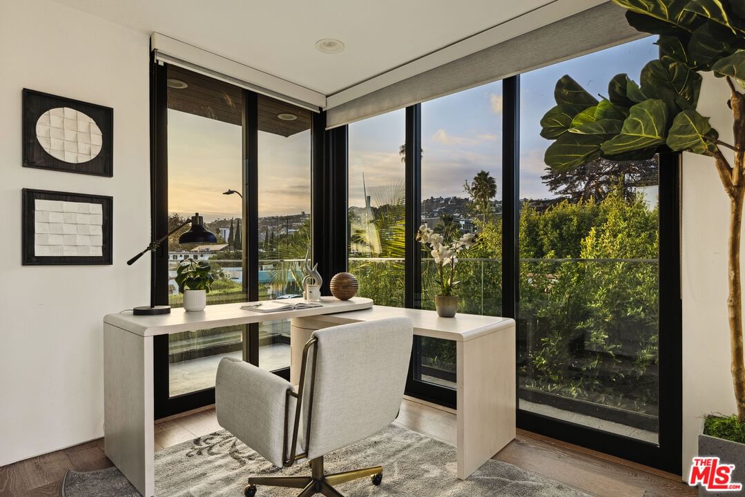Crescent Heights photo 16