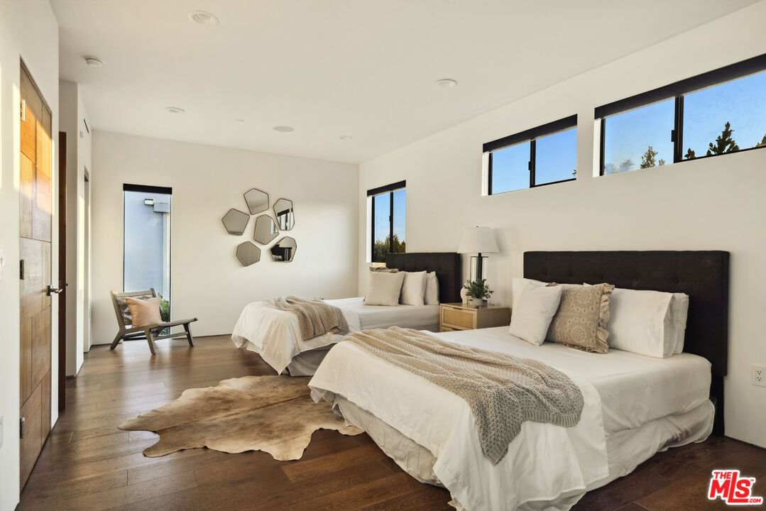 Crescent Heights photo 17