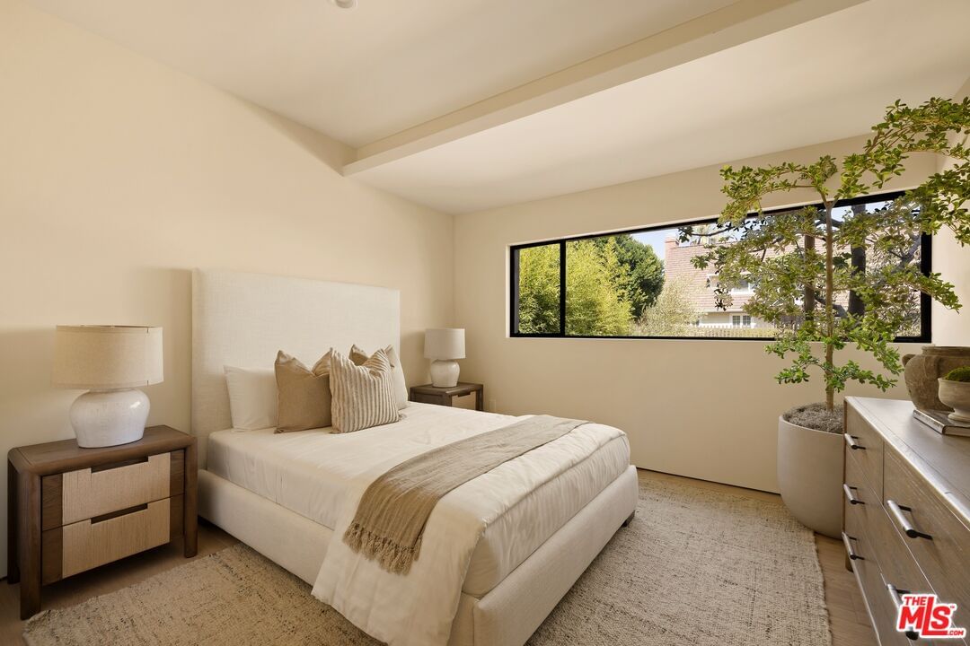 Crownridge photo 14