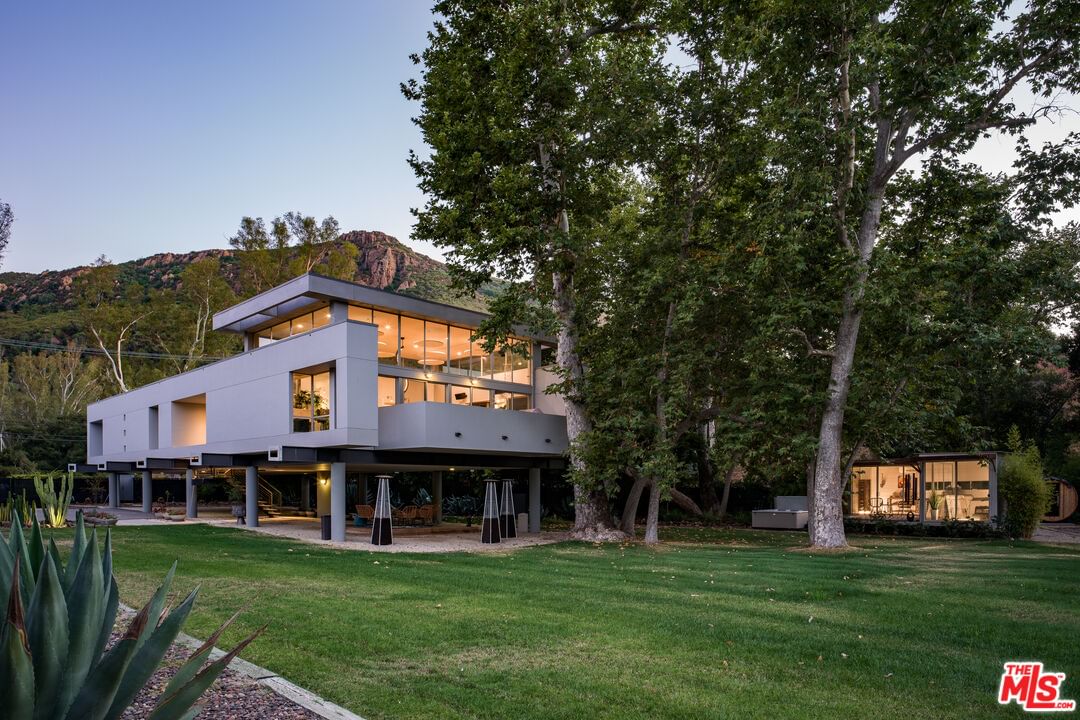 Mulholland photo 42