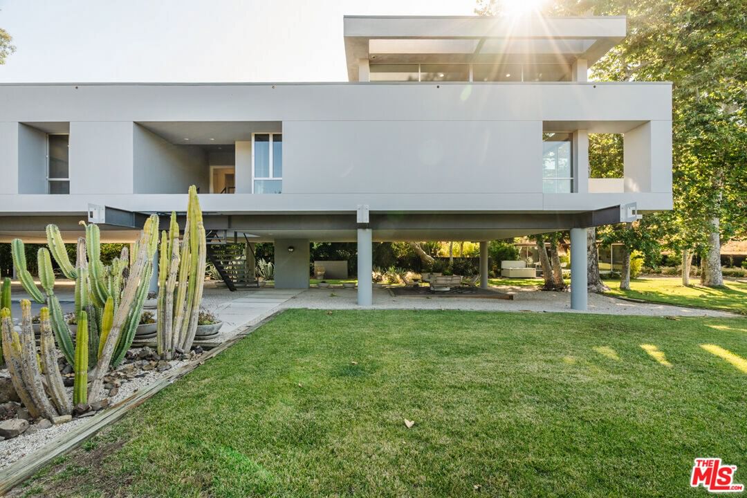 Mulholland photo 44