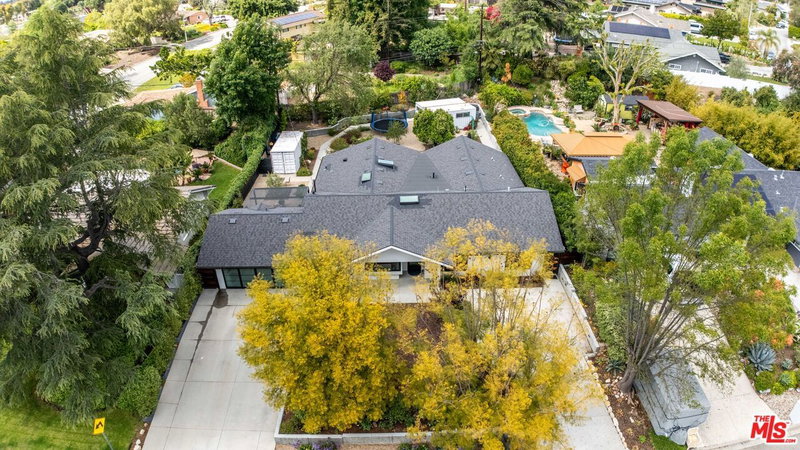 1865 El Monte Dr