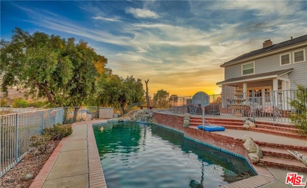 Escondido photo 5