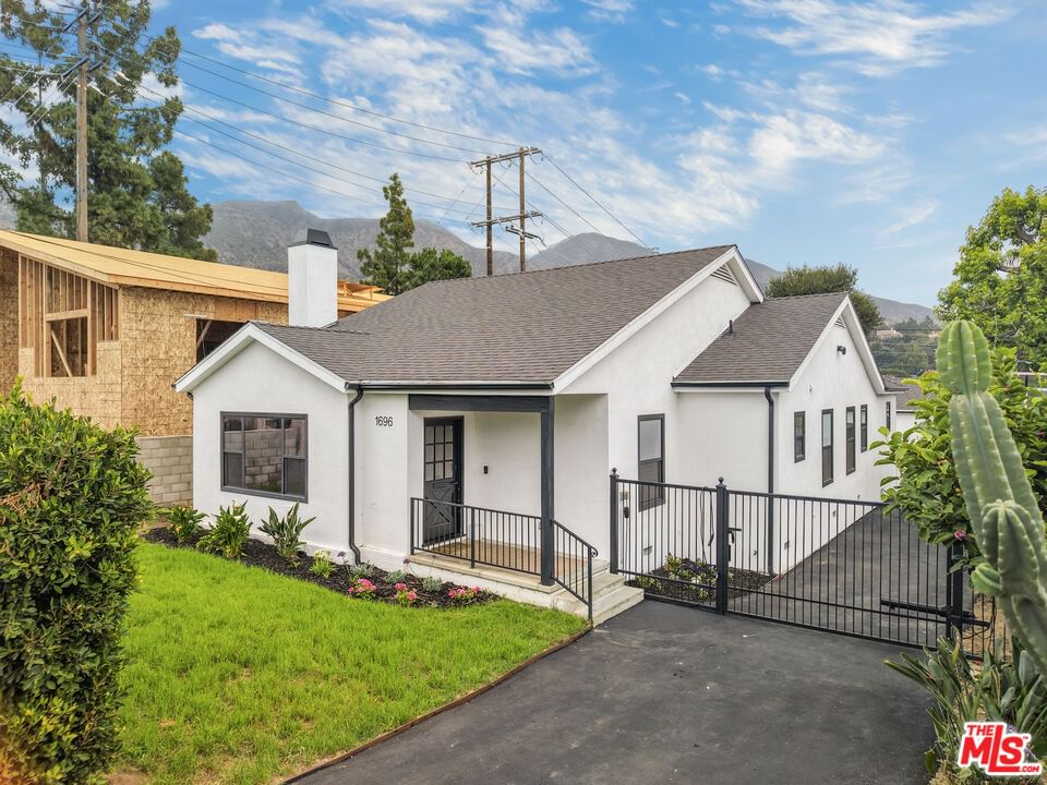 Altadena photo 10