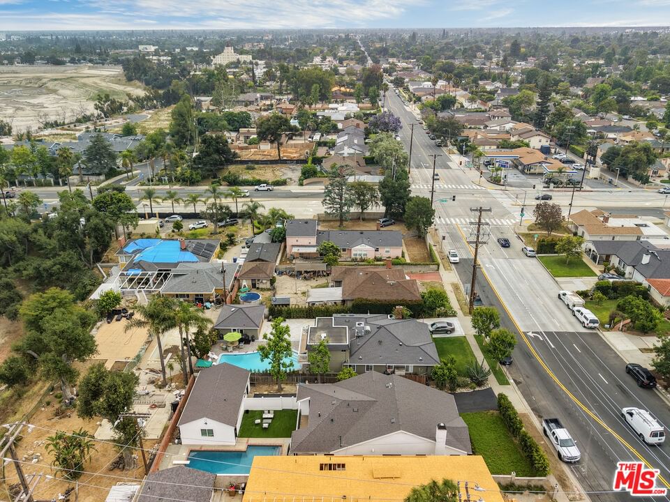 Altadena photo 13