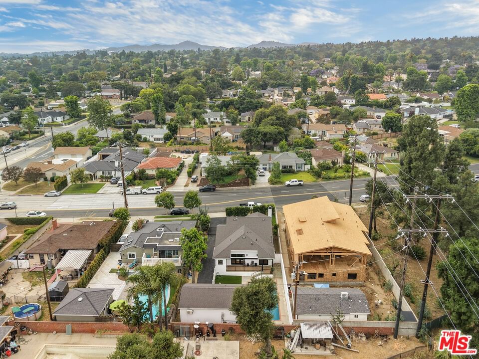 Altadena photo 14