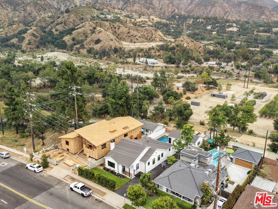 Altadena photo 15