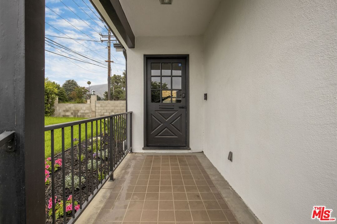 Altadena photo 21