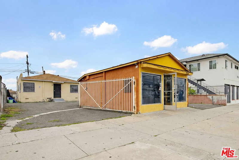 10025 Western Ave
