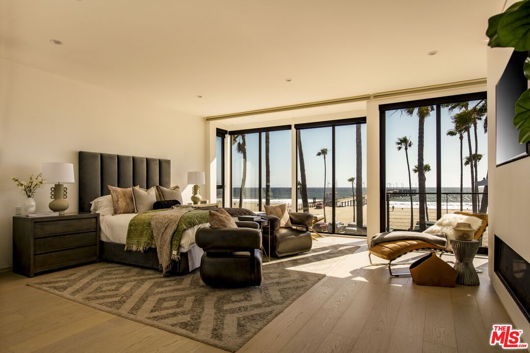 Ocean Front photo 20