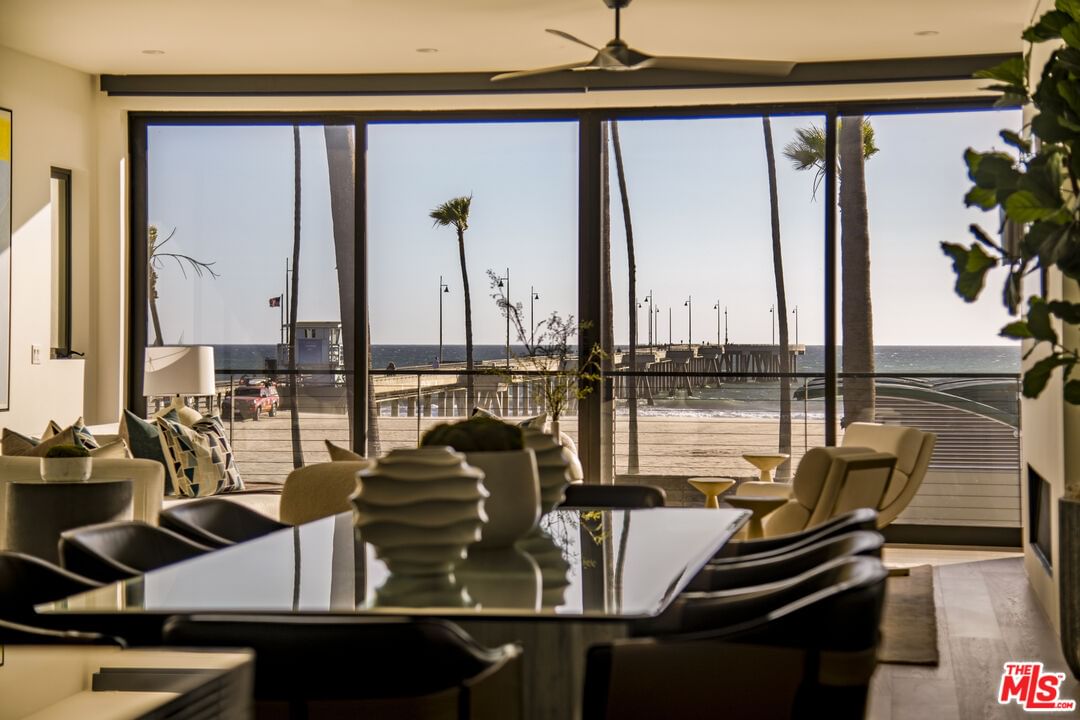 Ocean Front photo 3