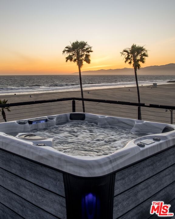 Ocean Front photo 35