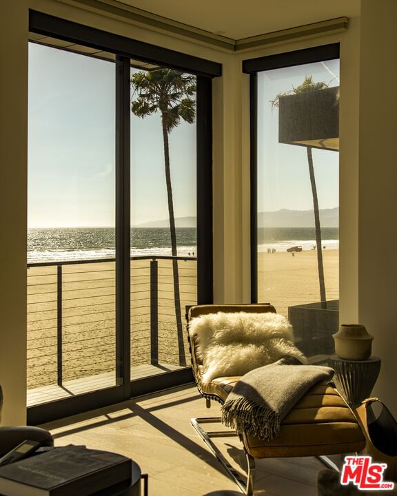 Ocean Front photo 7