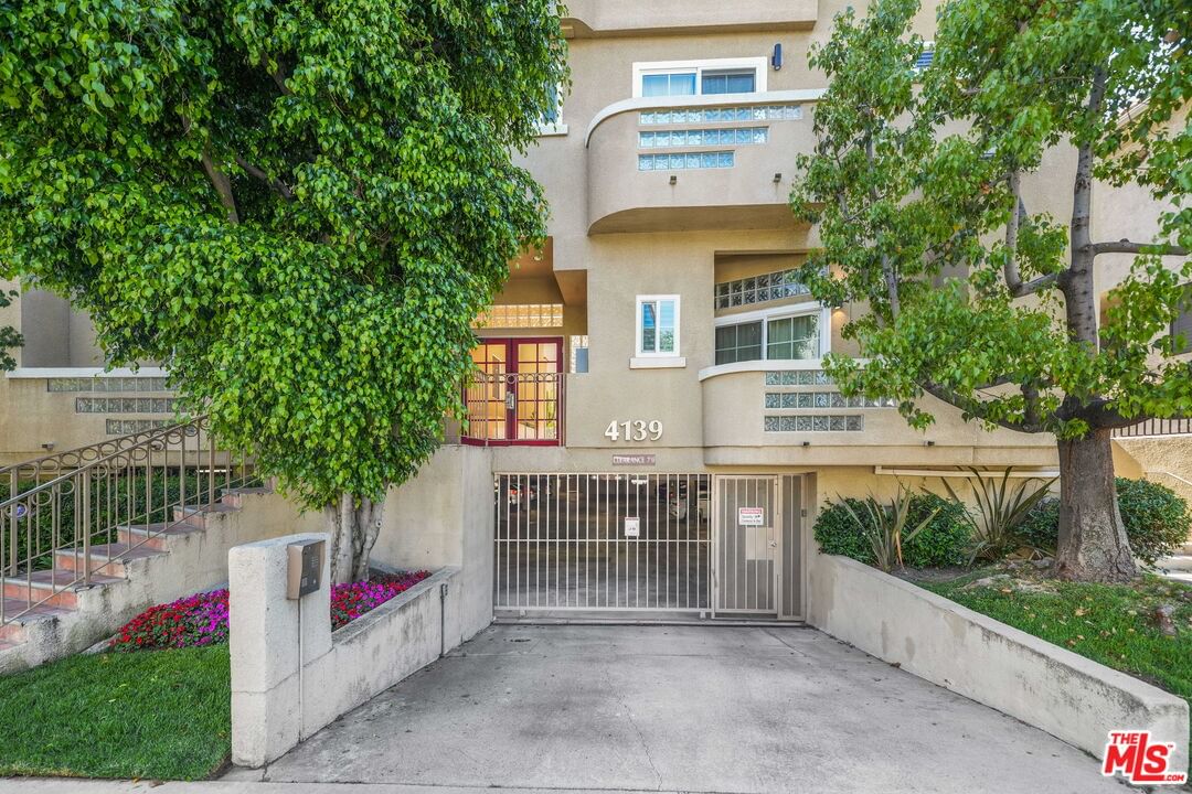 Cahuenga photo 13