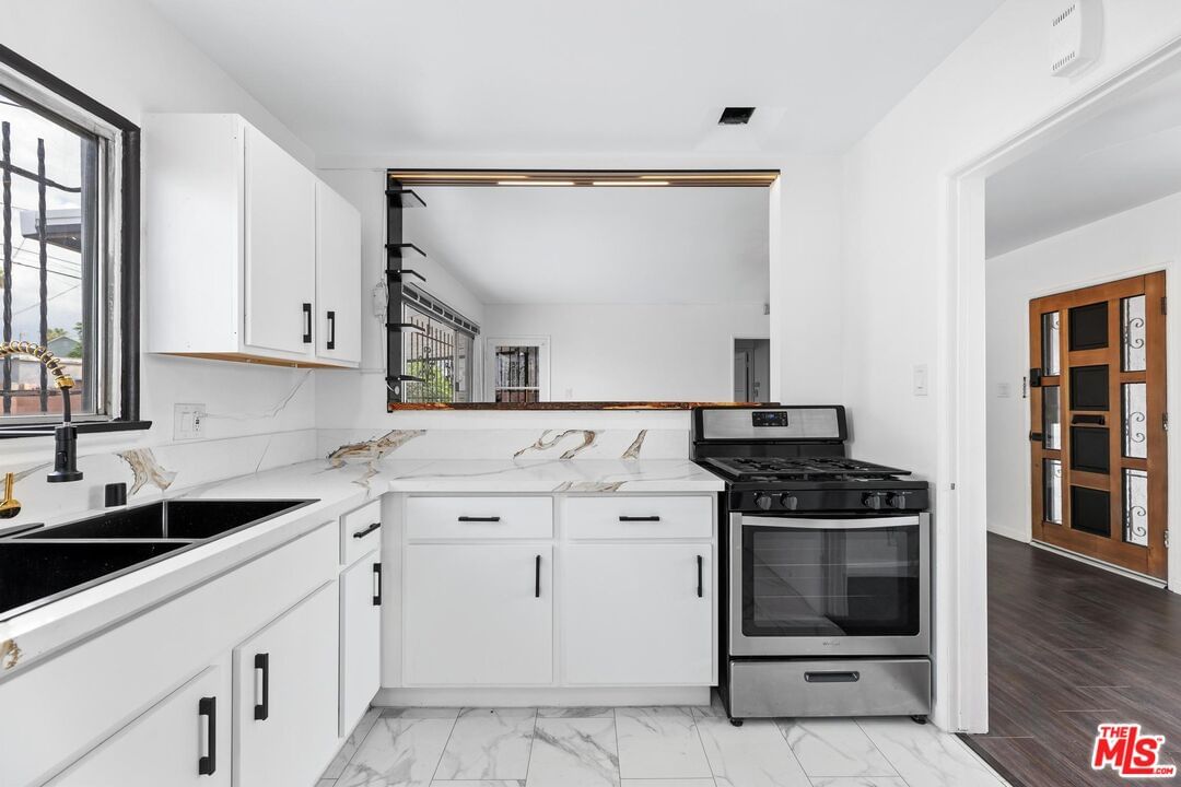 Louvre photo 8