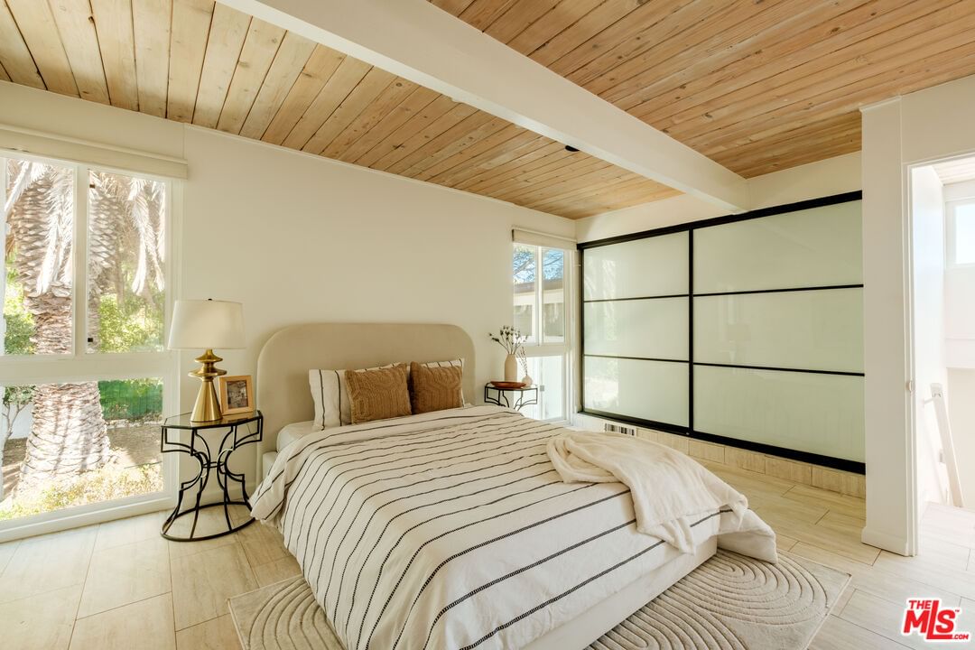 Mulholland photo 16