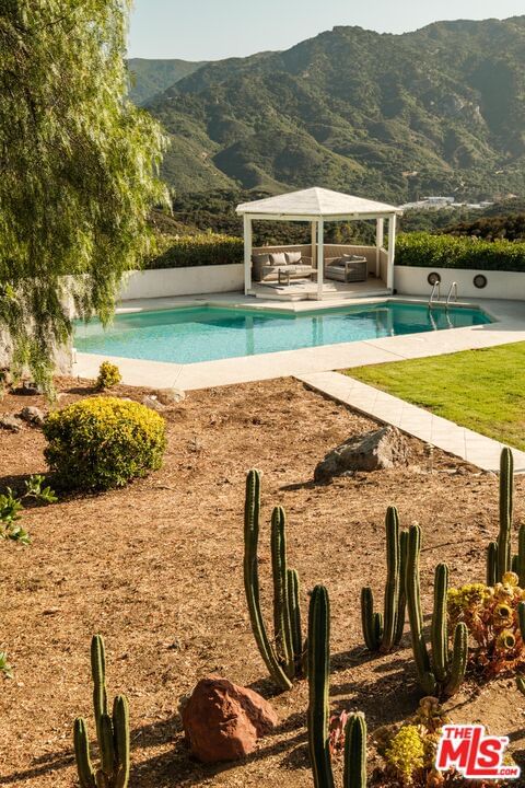 Mulholland photo 29