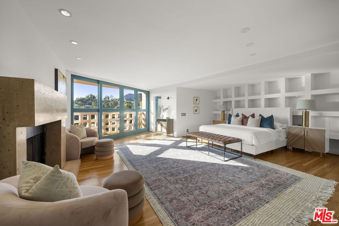Hollyridge photo 16