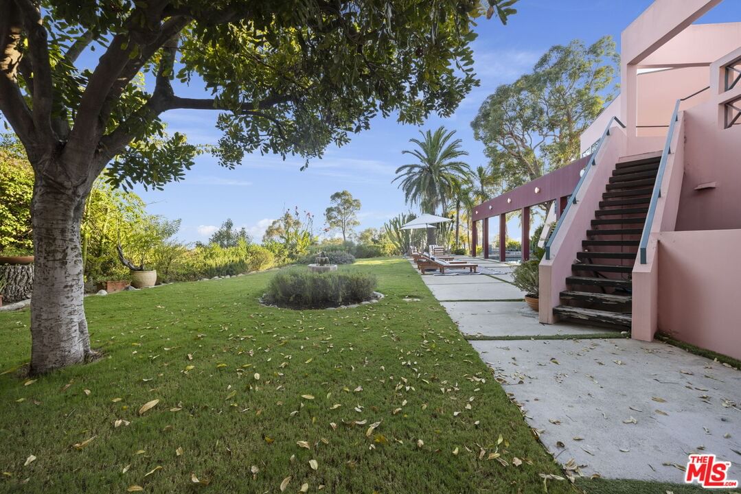 Hollyridge photo 54