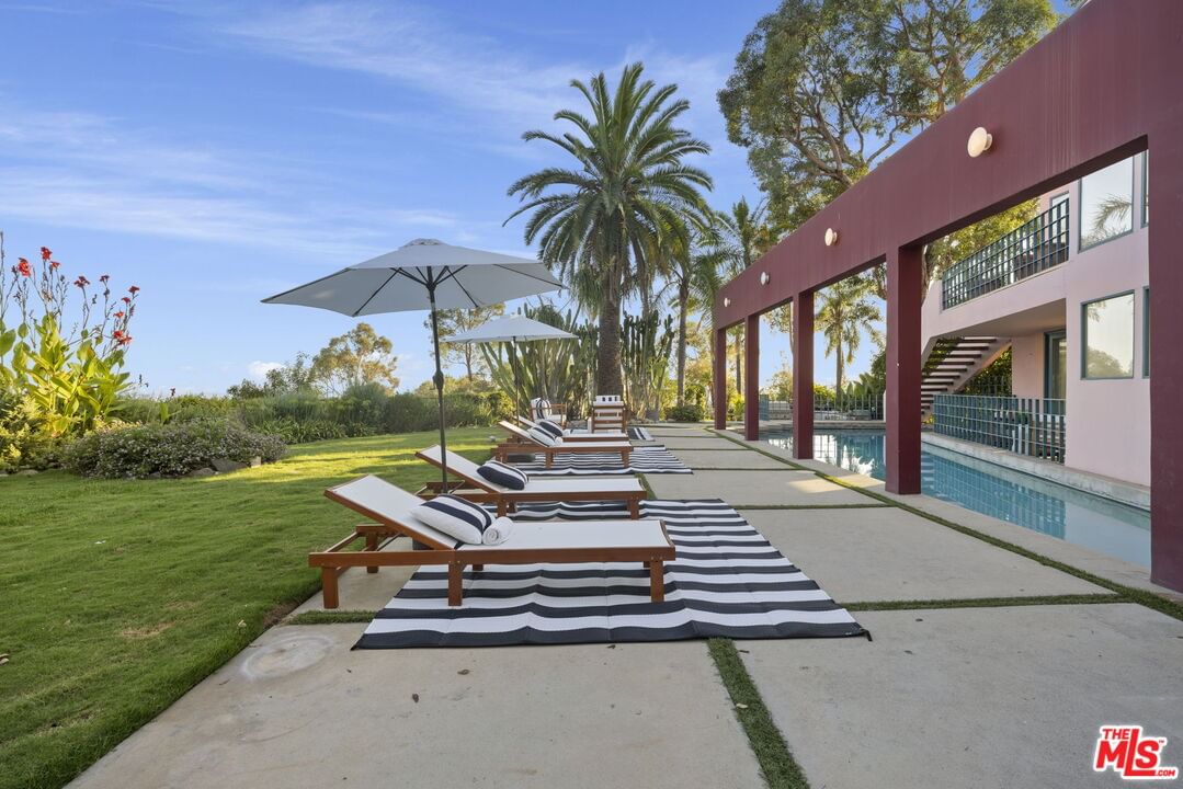 Hollyridge photo 55