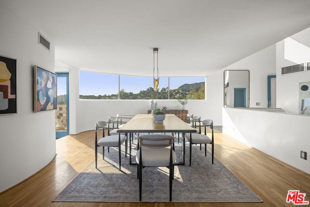 Hollyridge photo 6