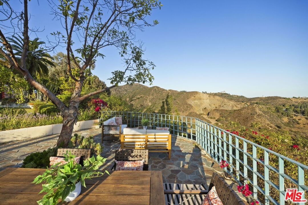 Hollyridge photo 63