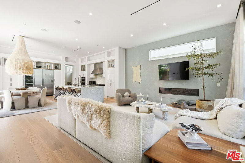 5926 Firefly Pl