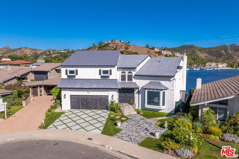3704 Capstan Cir