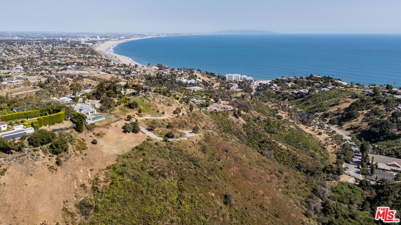 Paseo Miramar photo 1