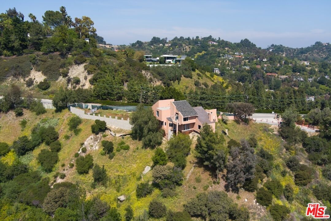 Benedict Canyon photo 4