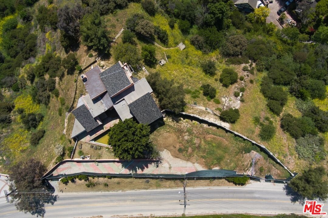 Benedict Canyon photo 7