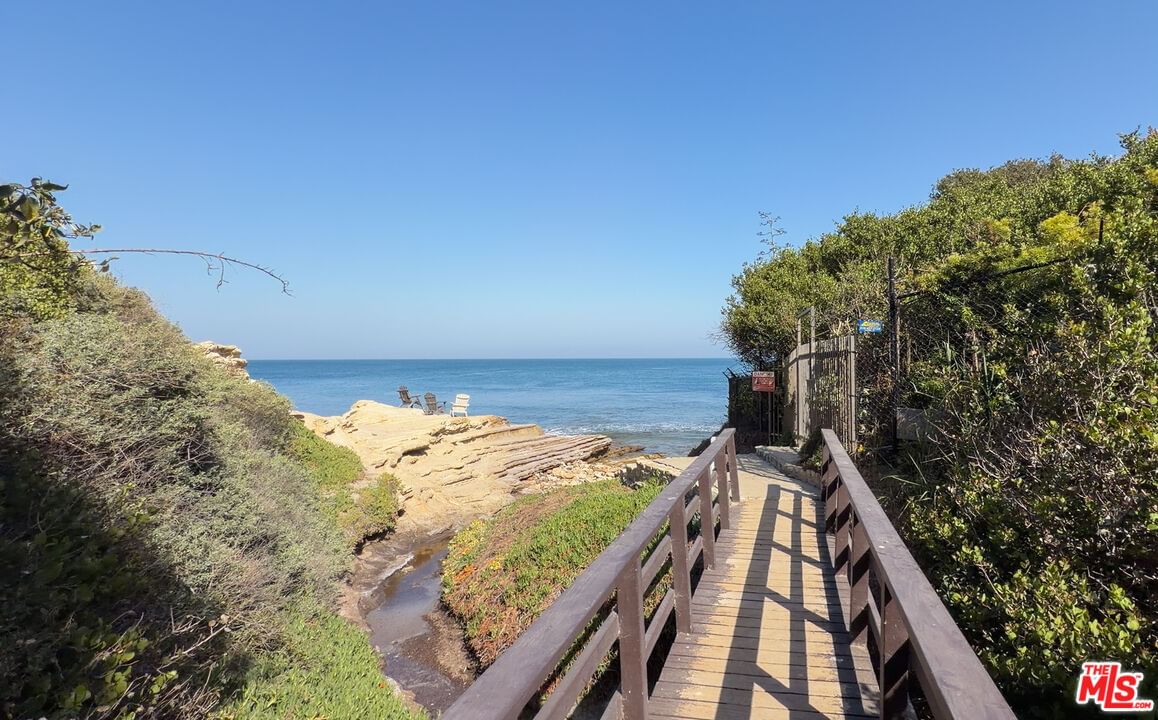Dume photo 20