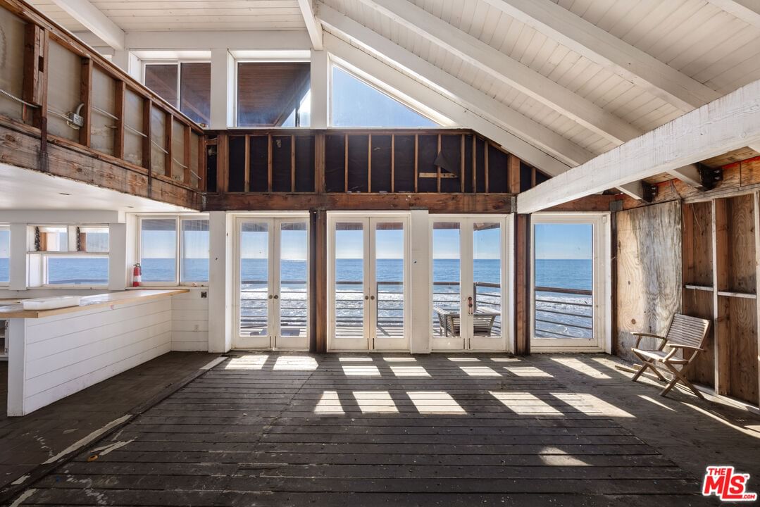 Malibu photo 10
