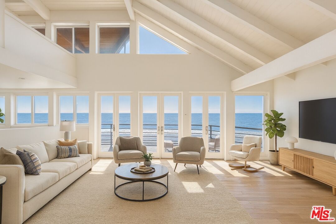 Malibu photo 11