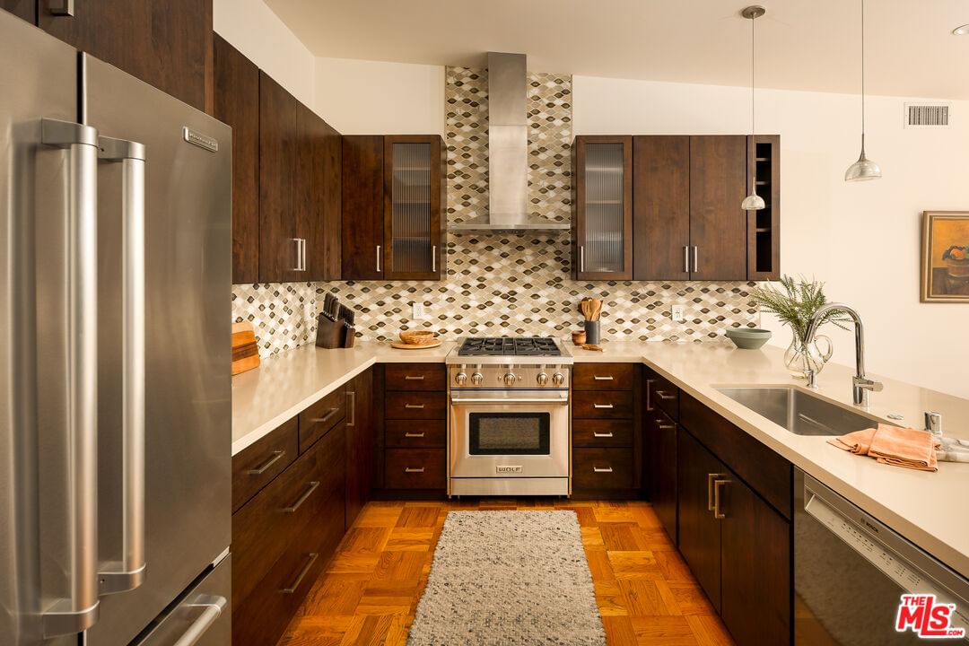 Avenue 57 photo 19