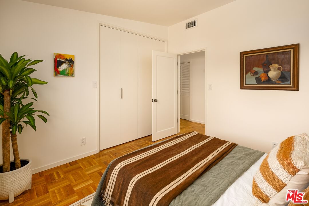 Avenue 57 photo 48