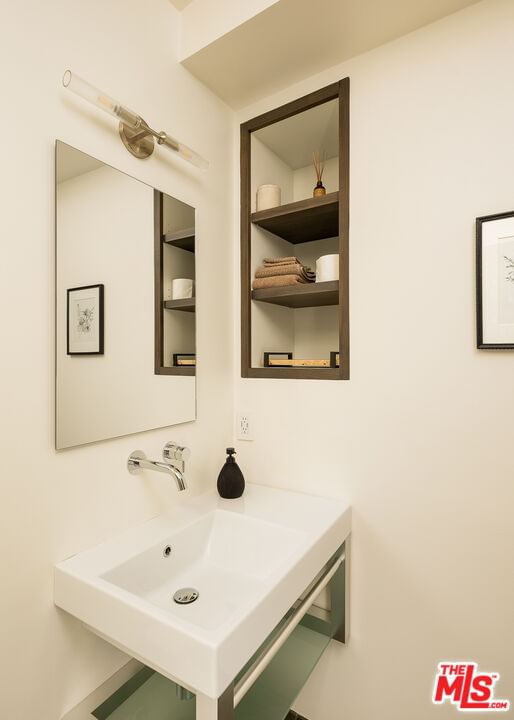 Avenue 57 photo 50