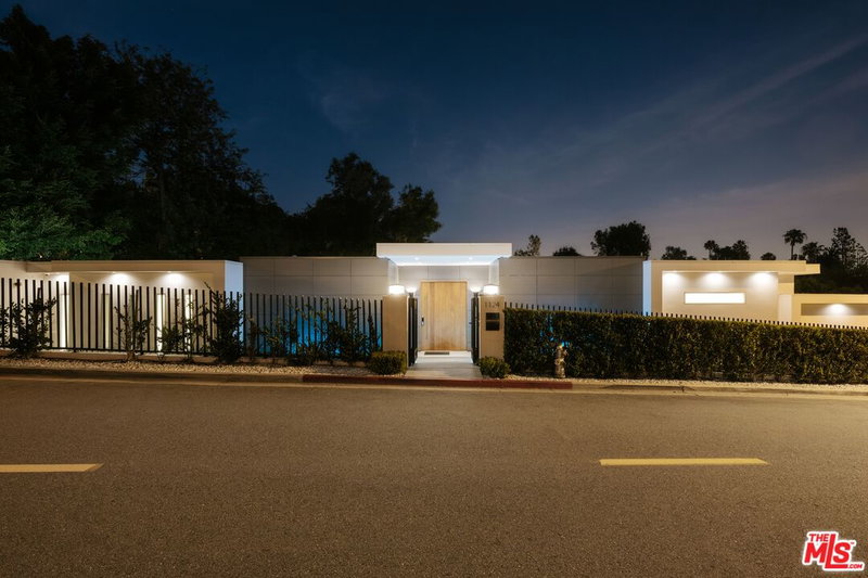 1124 Summit Dr