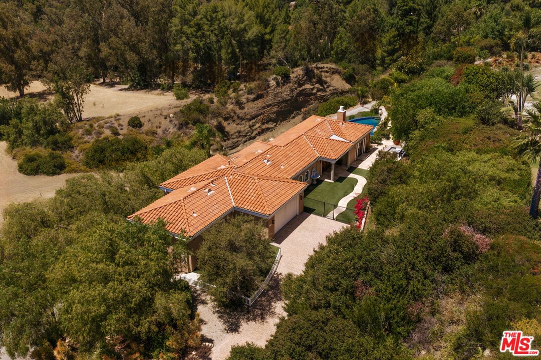 Mulholland photo 26